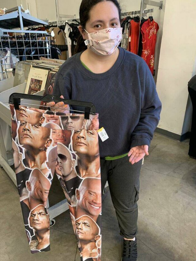 Odd Finds In Charity Shops (40 pics)