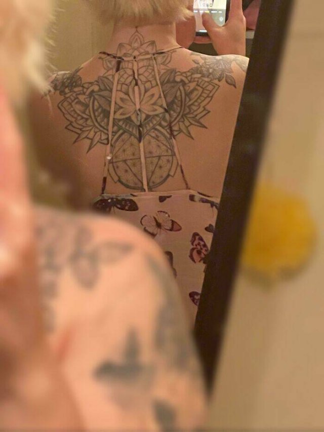 Unexpected Matches With Tattoos (35 pics) Unexpected Matches With Tattoos (35 pics)