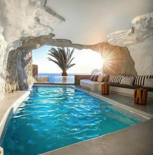 Amazing Houses And Interiors (31 pics)