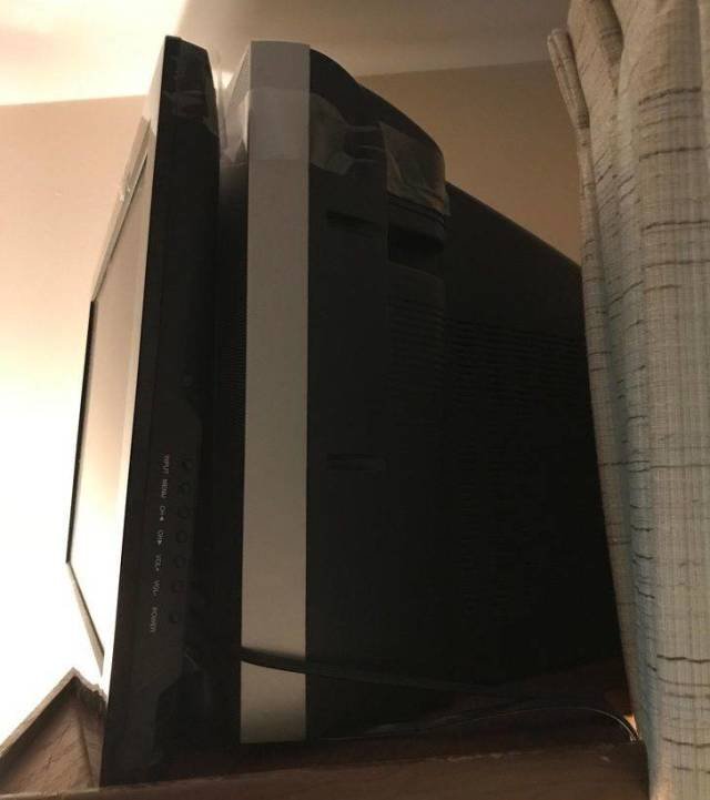 What Is Going On Here? (50 pics)