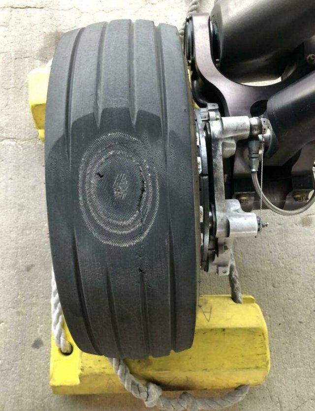 Unusual Finds Of Car Mechanics (34 pics)