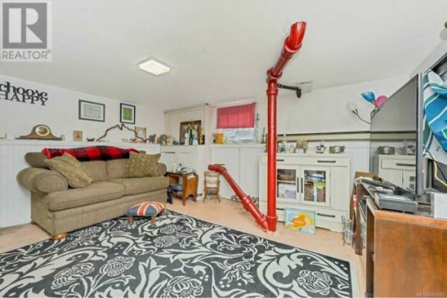 Weird Property Listings (29 pics)