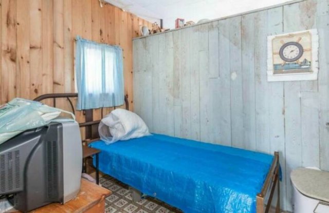Weird Property Listings (29 pics)