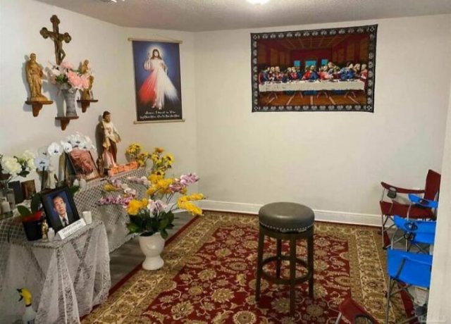 Weird Property Listings (29 pics)