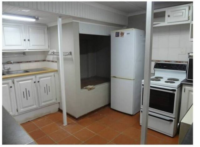 Weird Property Listings (29 pics)