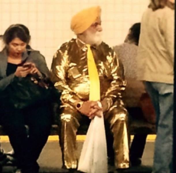 Unusual People In The Subway (41 pics)