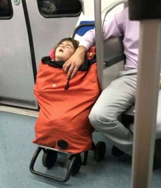 Unusual People In The Subway (41 pics)