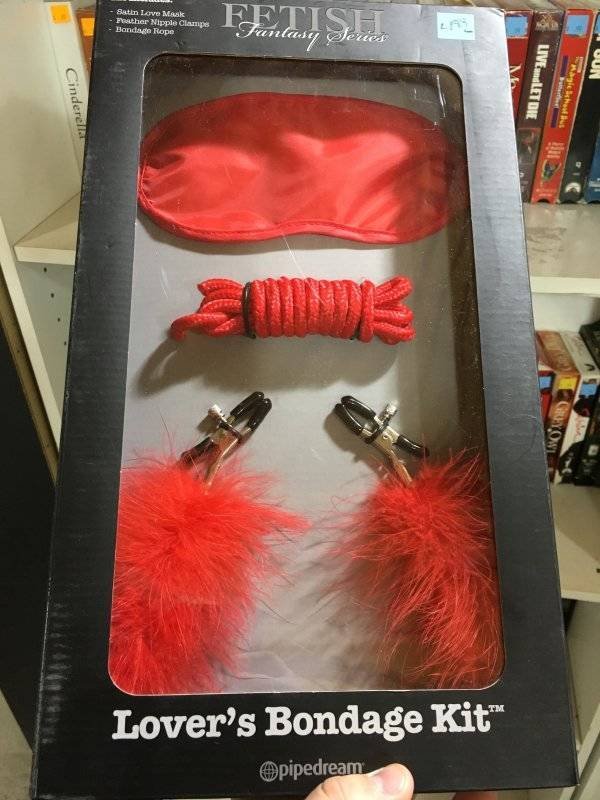 Weird Finds In Thrift Shops (53 pics)