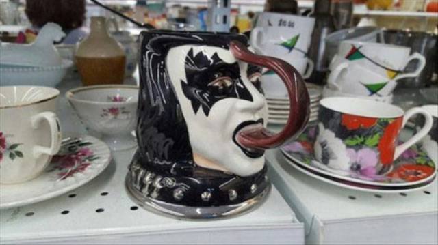Weird Finds In Thrift Shops (53 pics)