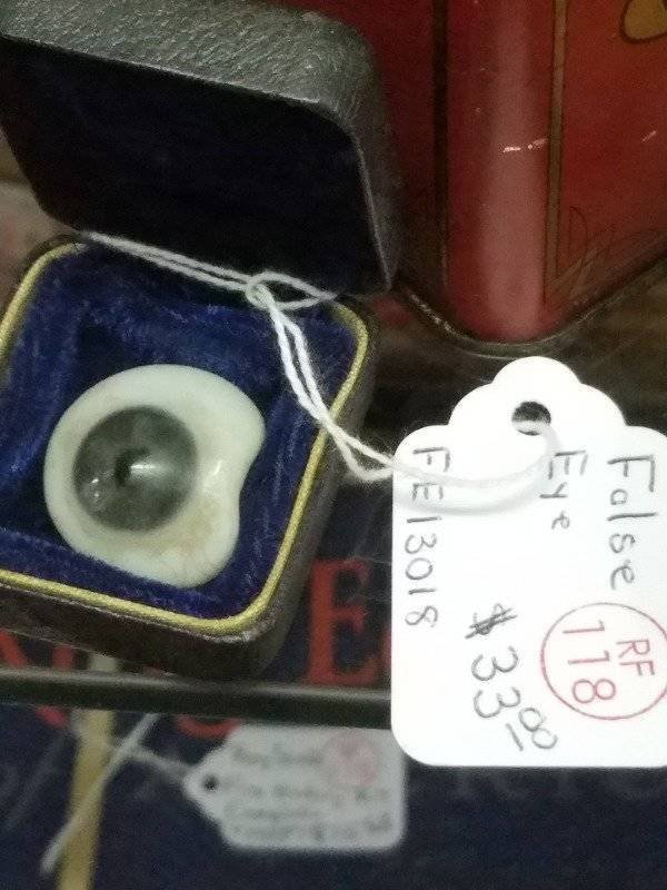 Weird Finds In Thrift Shops (53 pics)