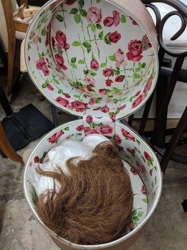 Weird Finds In Thrift Shops (53 pics)