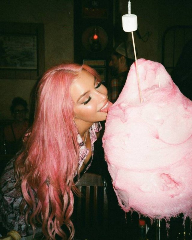 Girls Have Fun (47 pics)