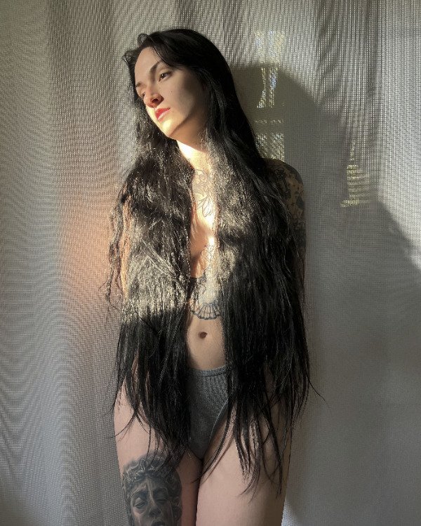 Stunning Girls (34 pics)