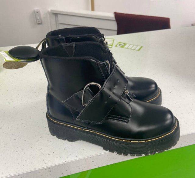 Cool Finds In Thrift Shops (24 pics)