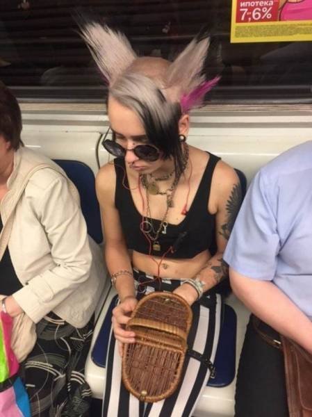 Strange People In The Subway (39 pics)