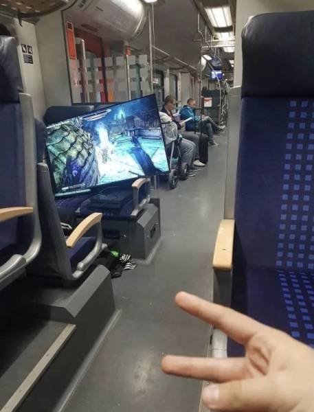 Strange People In The Subway (39 pics)
