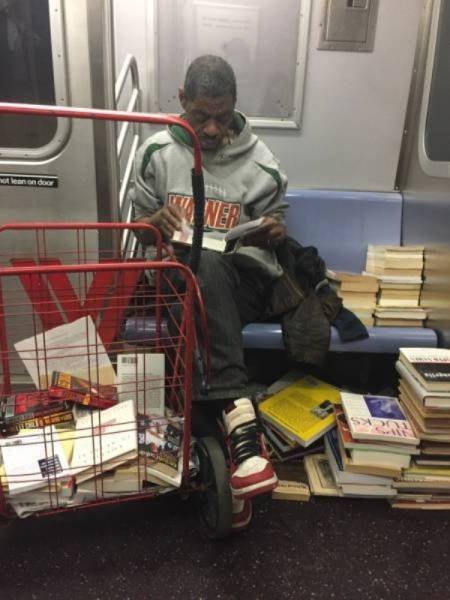 Strange People In The Subway (39 pics)