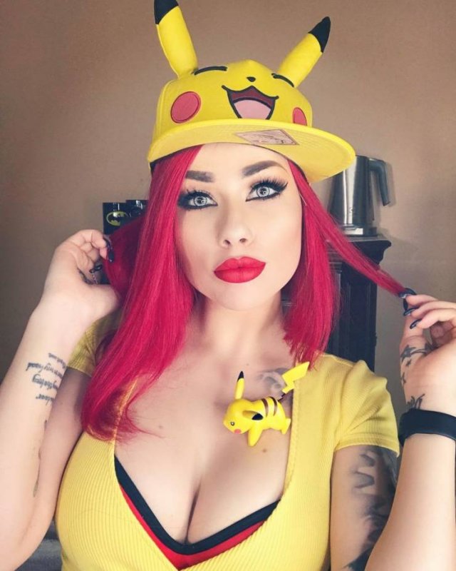 Girls With Red Lips (56 pics)