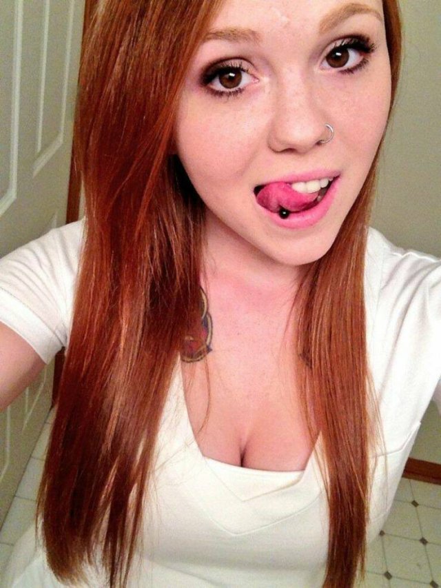 Hot Girls (42 pics)