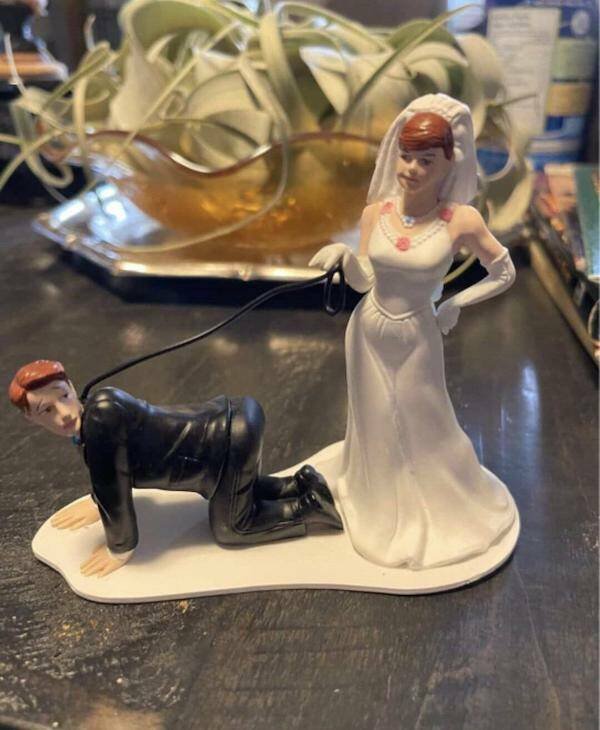 Weird Wedding Photos (19 pics)