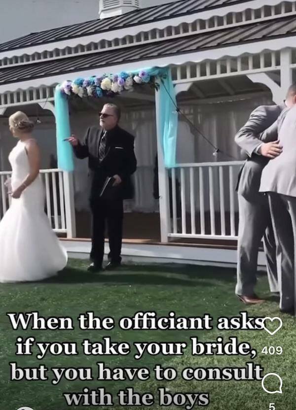 Weird Wedding Photos (19 pics) Weird Wedding Photos (19 pics)