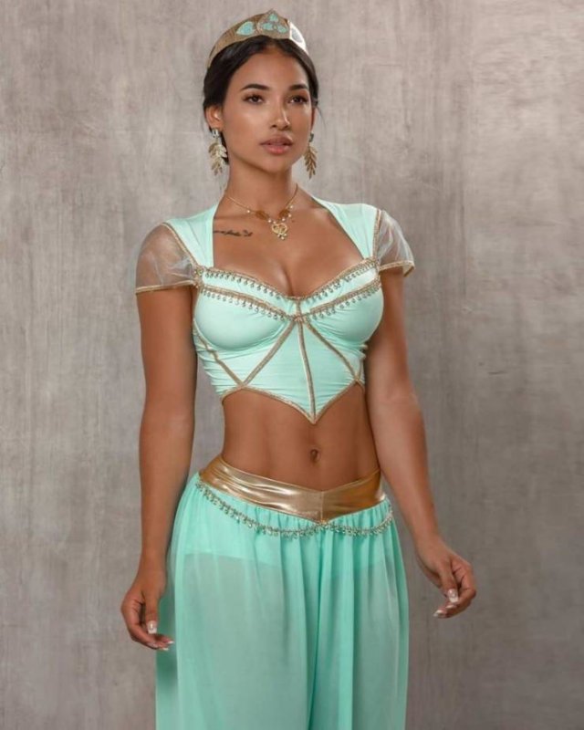 Cosplay Girls (55 pics)