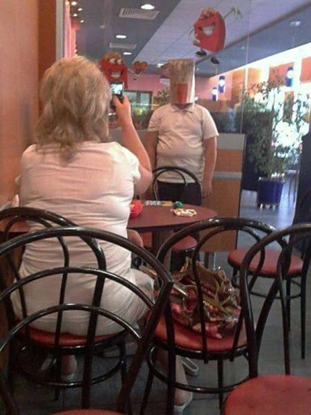 What Is Going On Here? (41 pics)