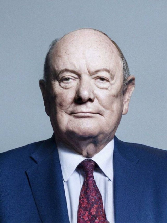 Modern Photos Of Famous Historical Politicians (9 pics) Modern Photos Of Famous Historical Politicians (9 pics)