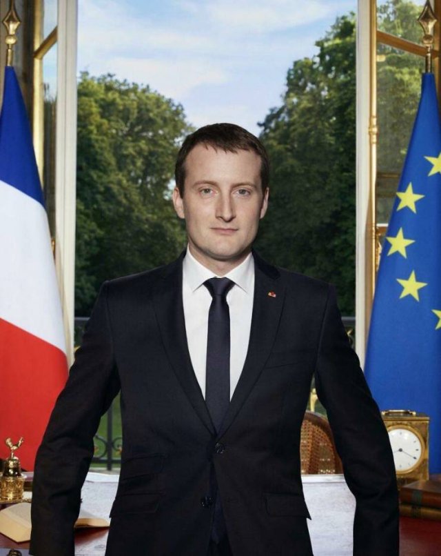 Modern Photos Of Famous Historical Politicians (9 pics) Modern Photos Of Famous Historical Politicians (9 pics)