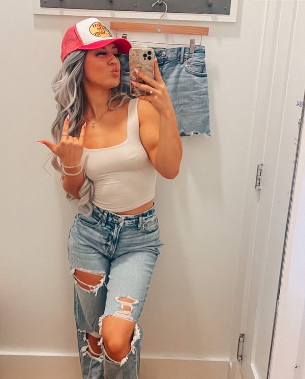 Girls In Jeans (34 pics)