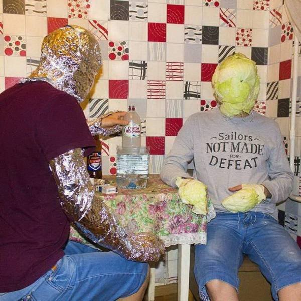 What Is Going On Here? (54 pics)