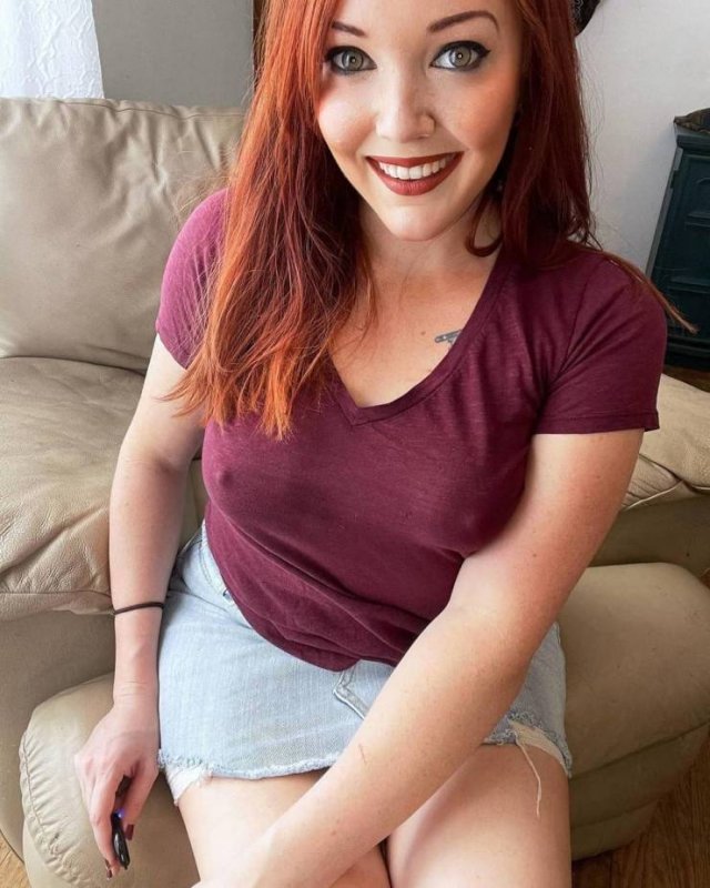 Braless Girls (47 pics)