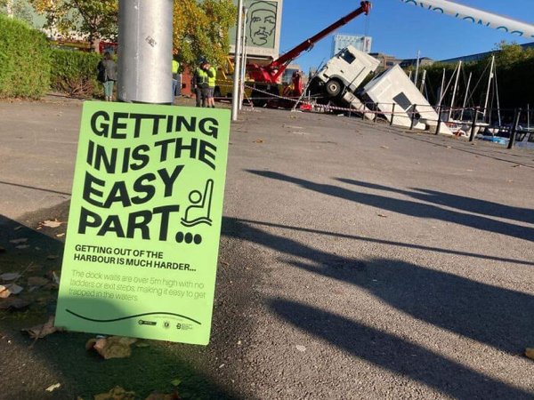 Unexpected And Funny Coincidences (26 pics)