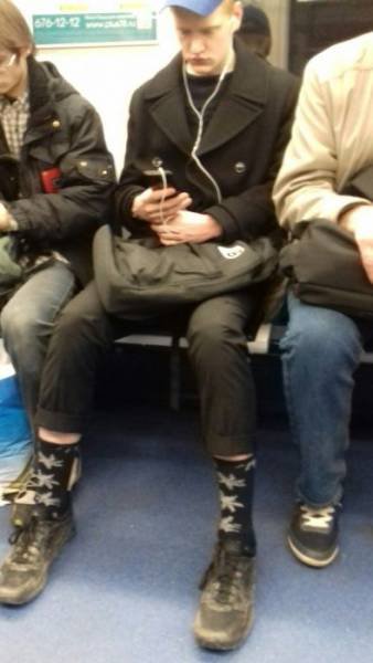 Odd People In The Subway (28 pics)