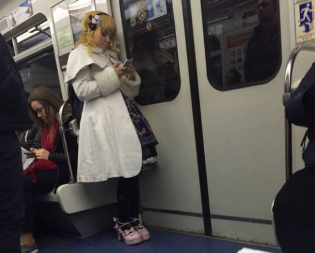 Odd People In The Subway (28 pics)
