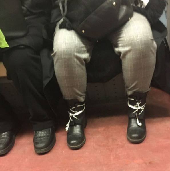 Odd People In The Subway (28 pics)