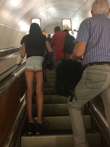 Odd People In The Subway (28 pics)