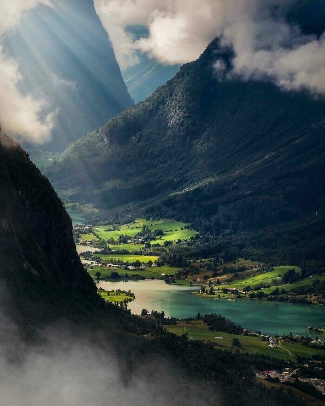 A Little Bit About Norway (44 pics)