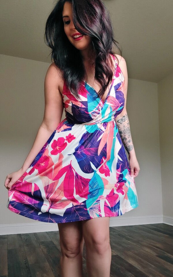 Girls In Sundresses (34 pics)