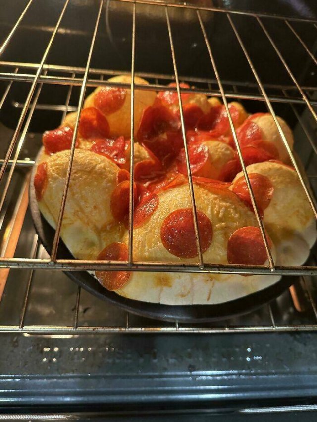 Nightmares For Pizza Lovers (48 pics)