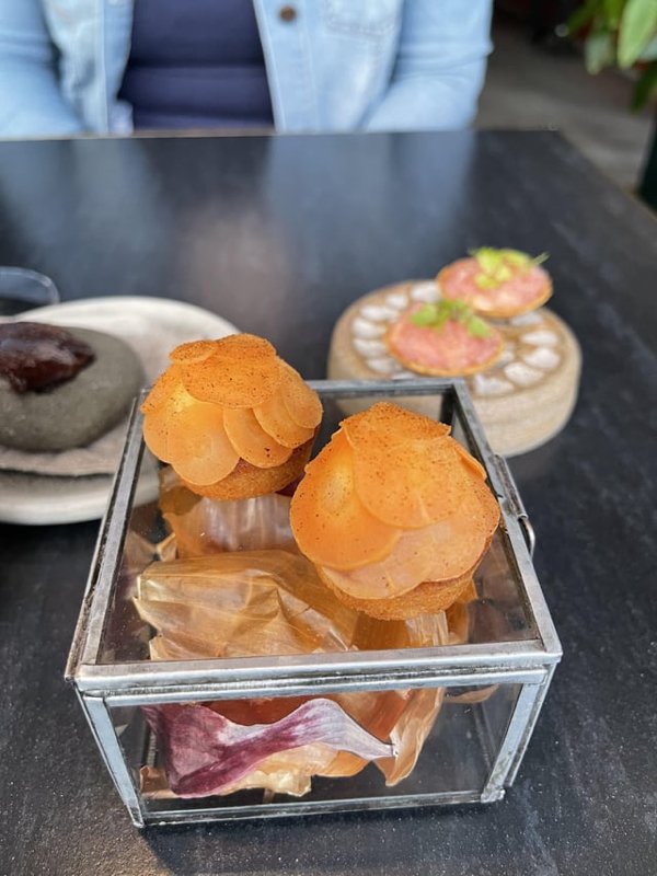 Weird Food Serving (23 pics)