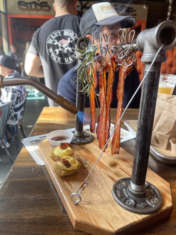 Weird Food Serving (23 pics)