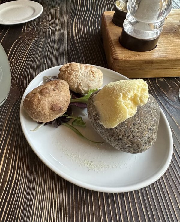 Weird Food Serving (23 pics)