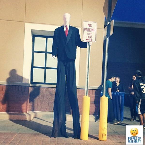 Weird People In Stores (33 pics)