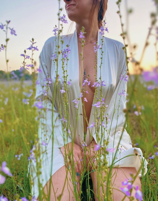 Braless Girls (38 pics)