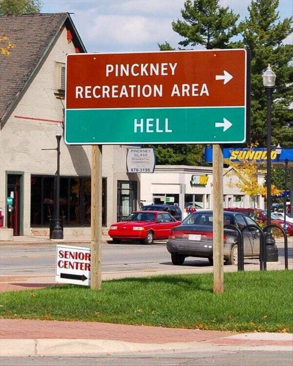 Odd And Funny Signs (29 pics)