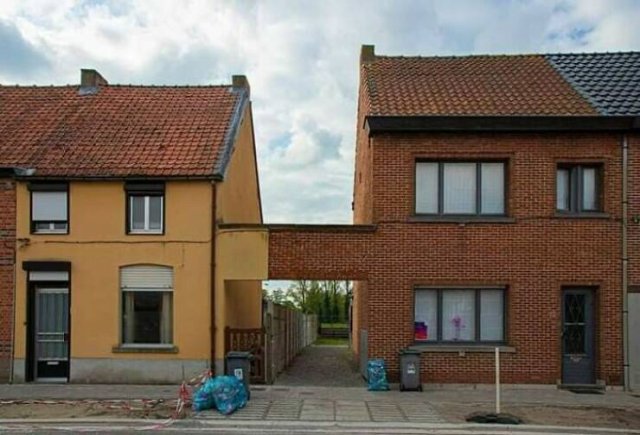 Strange Belgian Architecture (25 pics)