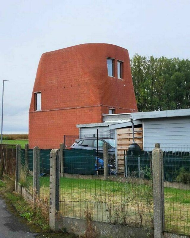 Strange Belgian Architecture (25 pics)