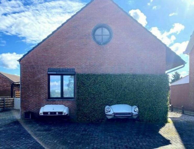 Strange Belgian Architecture (25 pics)