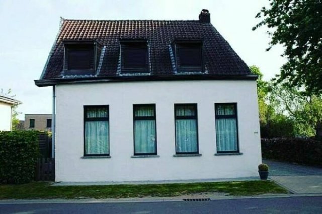 Strange Belgian Architecture (25 pics)